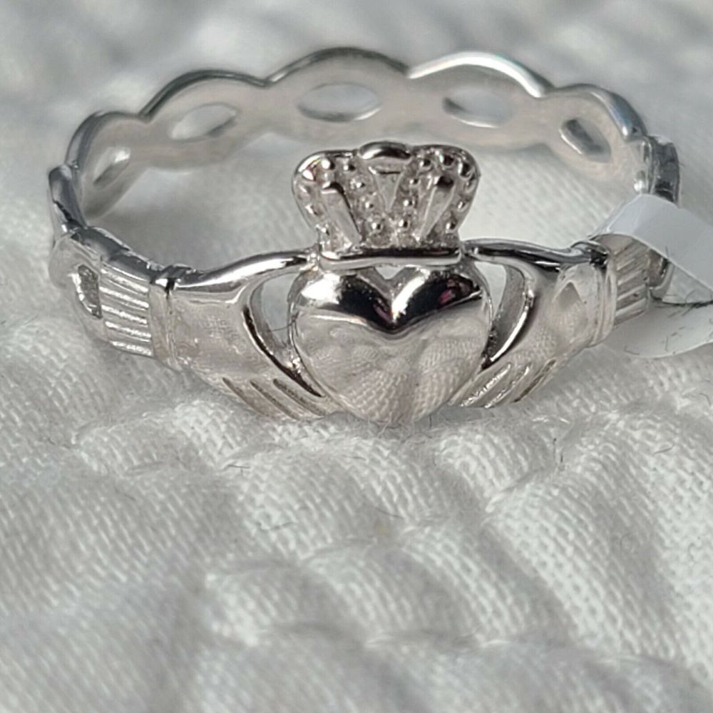 925 Sterling Silver Ring Claddagh Intertwining Heart of Ireland Shan Ore